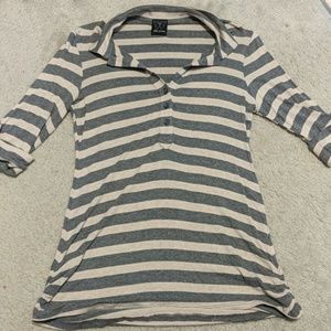 Striped 3/4 sleeve shirt